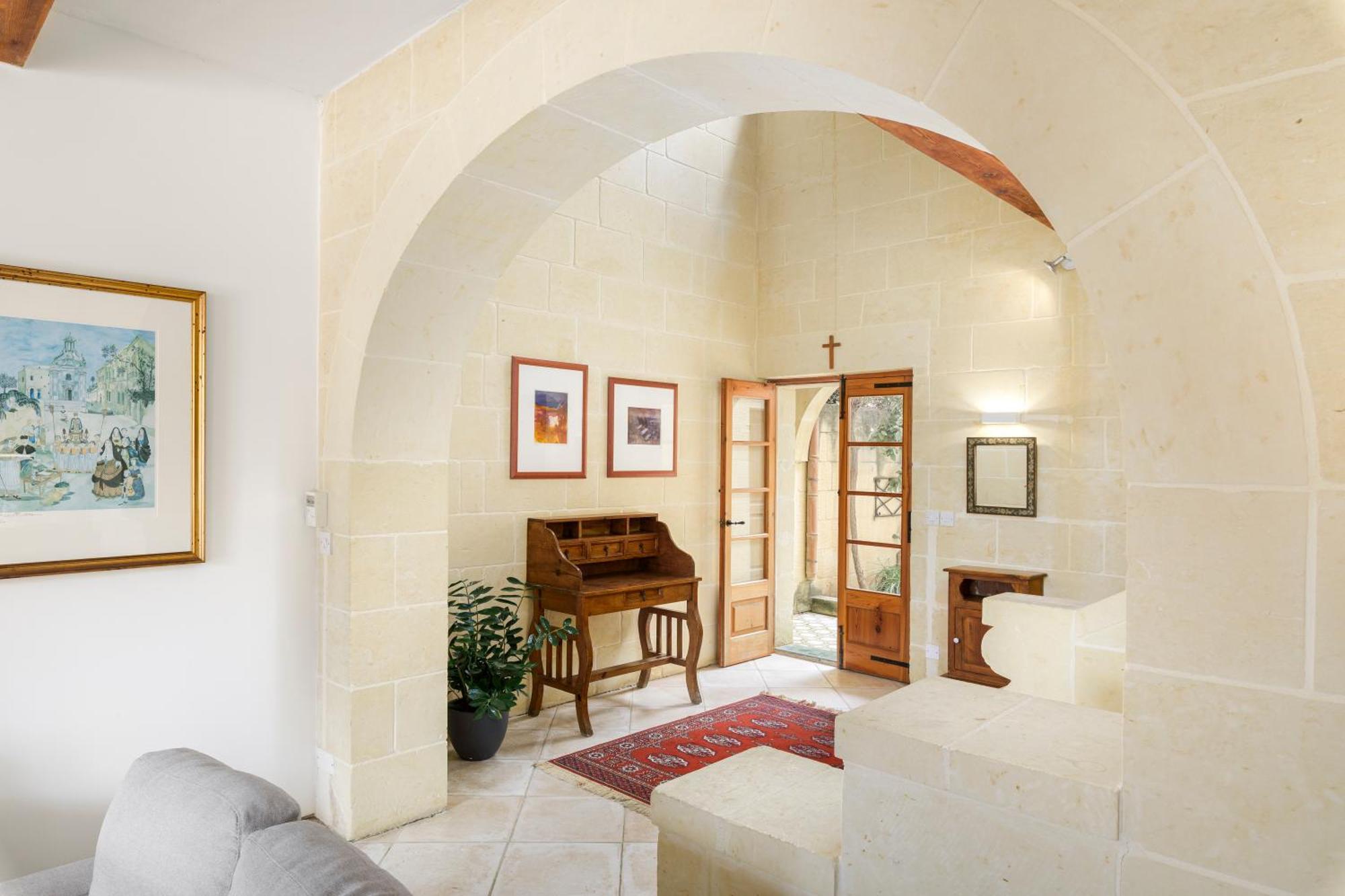 Gozo Escape *